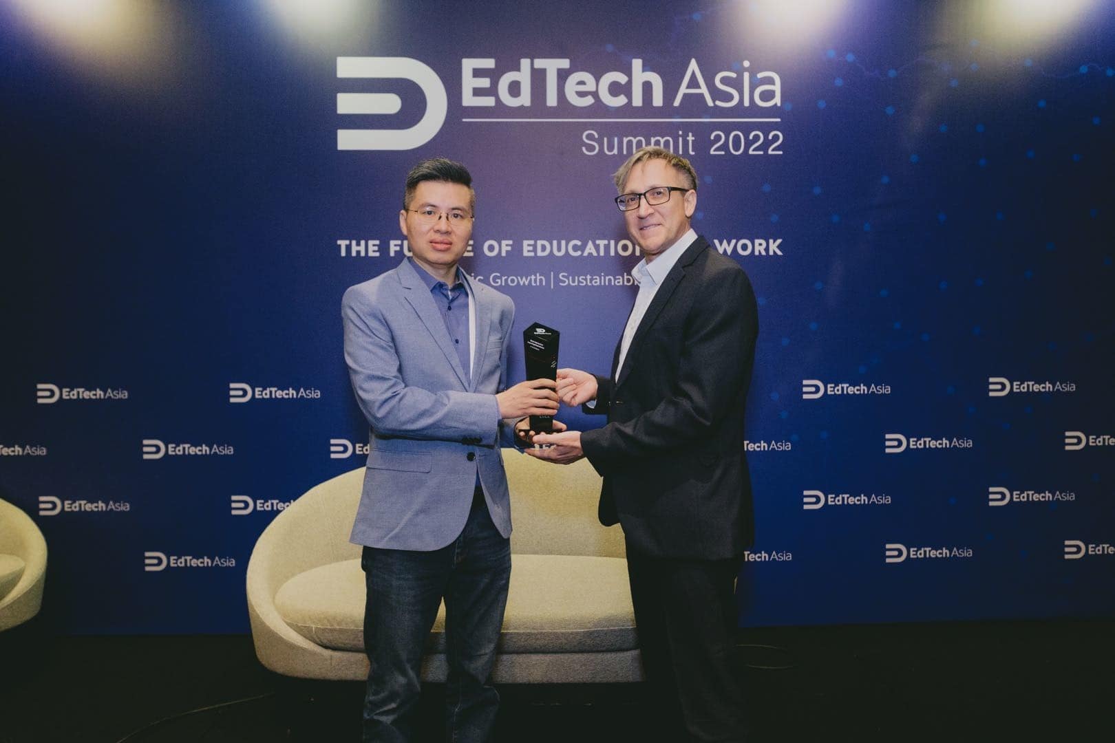 photo of Spark Education receiving "Best Interactive Learning Experience Award" Edtech Asia